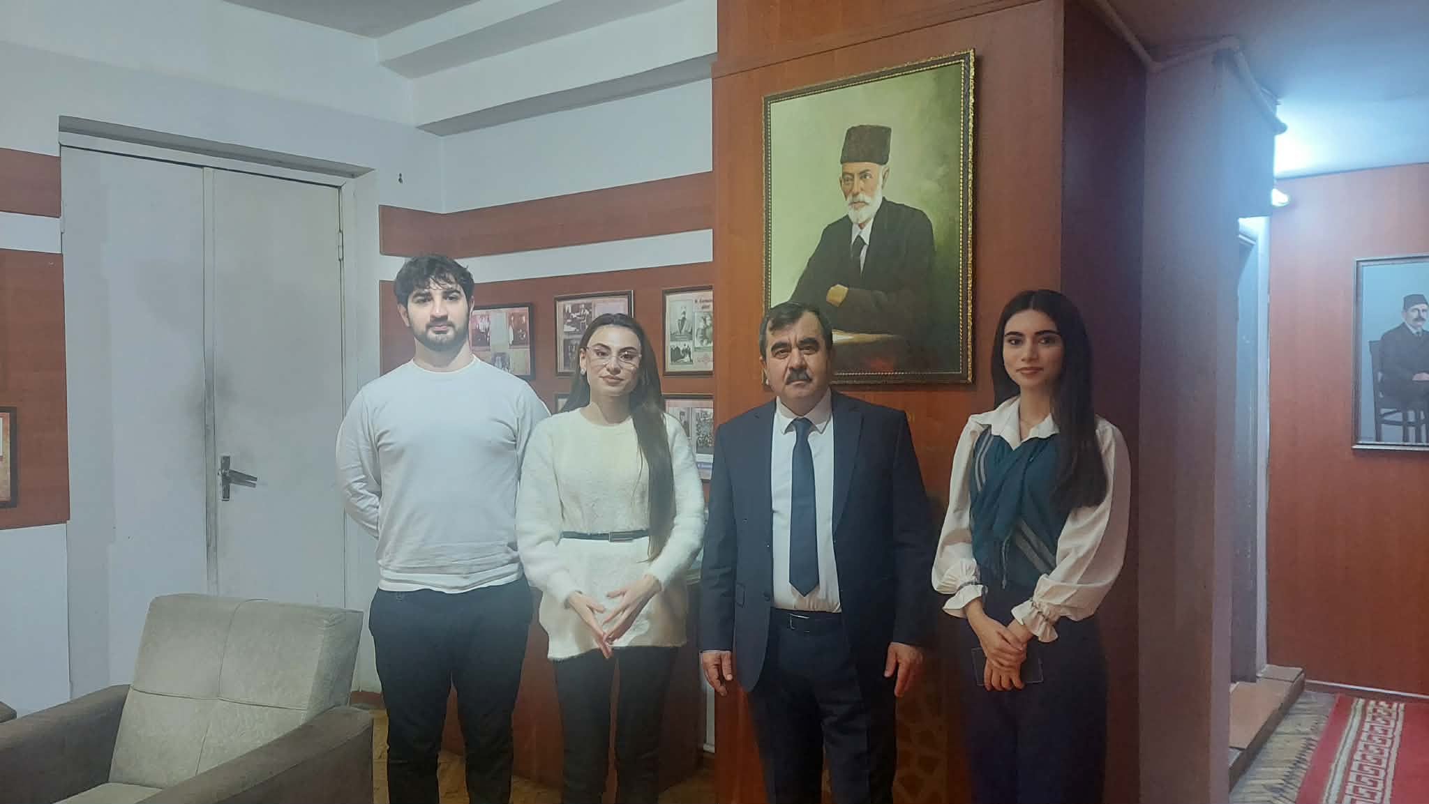 şərq 2.jpg (95 KB)
