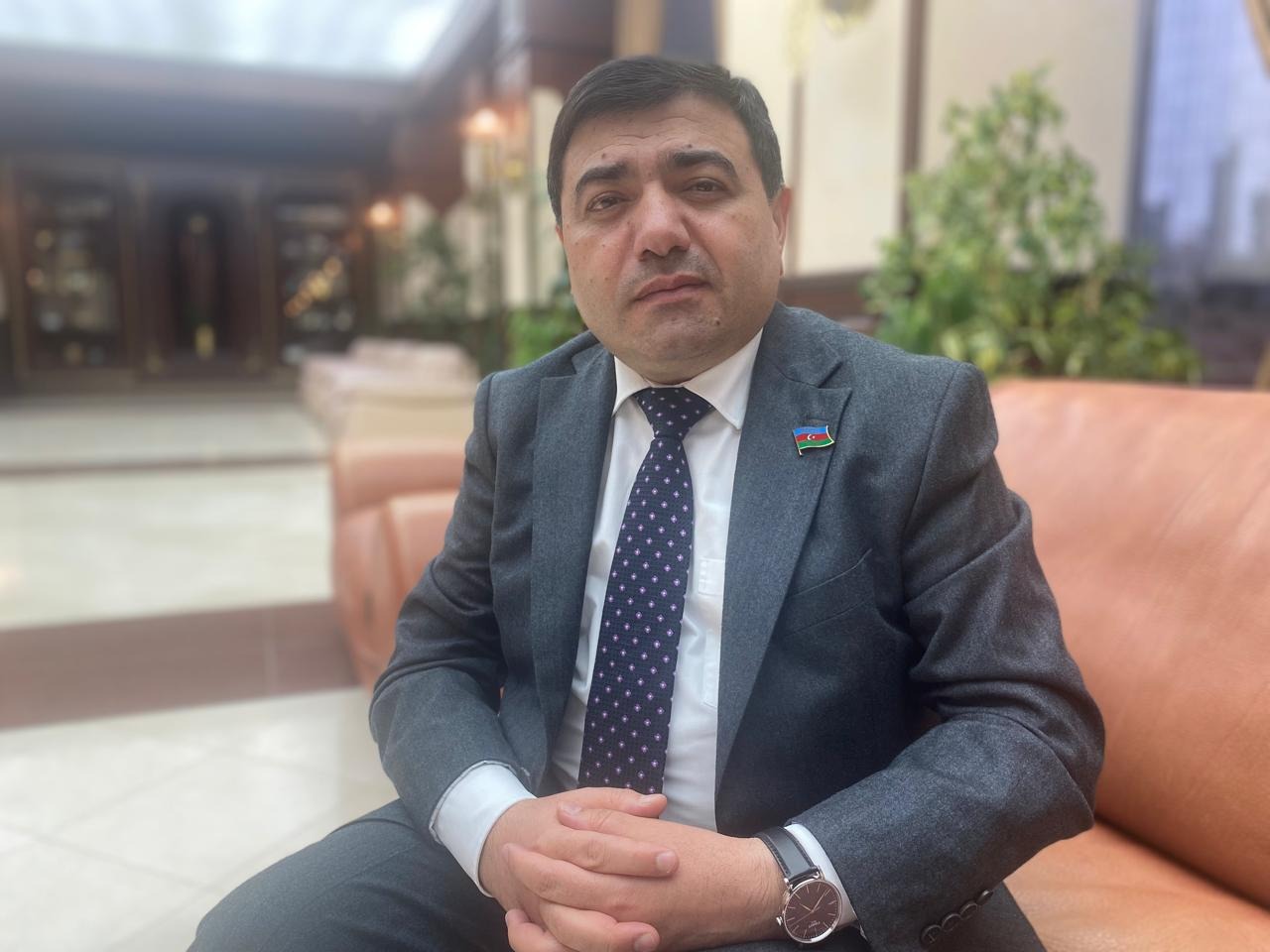 Rizvan Nəbiyev 13.jpg (126 KB)