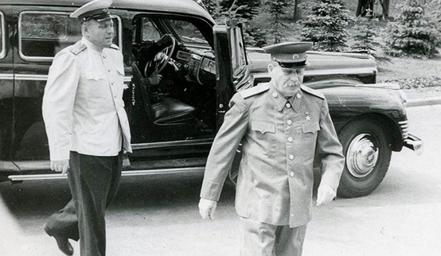 Stalin üçün məxsusi avtomobil – sovet lideri “ZİS”i Amerika “Packard”ından üstün sayıb