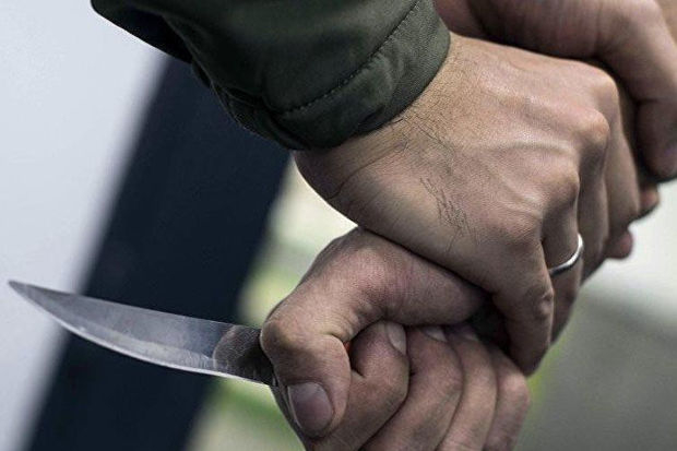 В Баку 25-летнему парню нанесли ножевое ранение