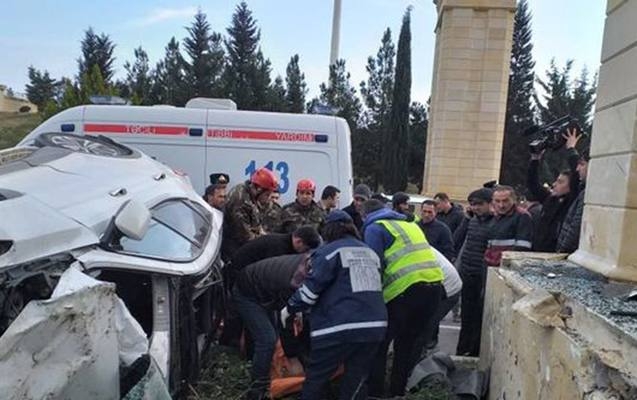 В Товузе водитель потерял управление и влетел в базар, сбив 5 человек