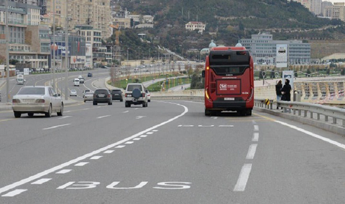 В Баку предлагают пускать меньше автобусов в центр, чтобы снизить число пробок