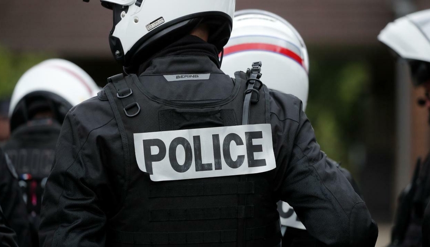 Fransa polisi sinaqoqu yandırmaq istəyən şəxsi GÜLLƏLƏDİ