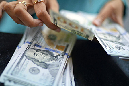 Azərbaycana xaricdən pul köçürmələri 45% artıb