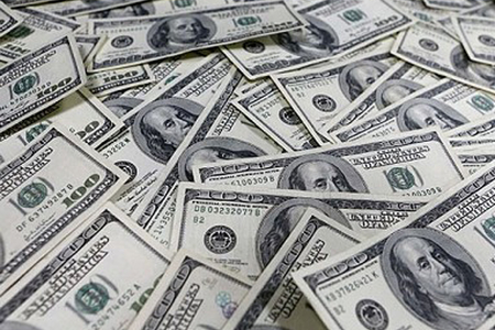 Azərbaycanda dollarla olan əmanətlər azalıb