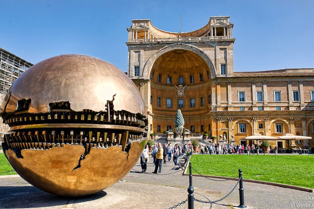 Сотрудники музеев Ватикана впервые подали коллективную жалобу
