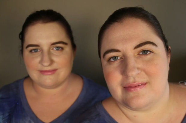 Женщина нашла своего двойника в интернете - ФОТО