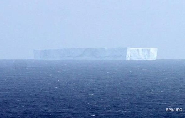 Antarktida: nəhəng buz dağında parçalanma