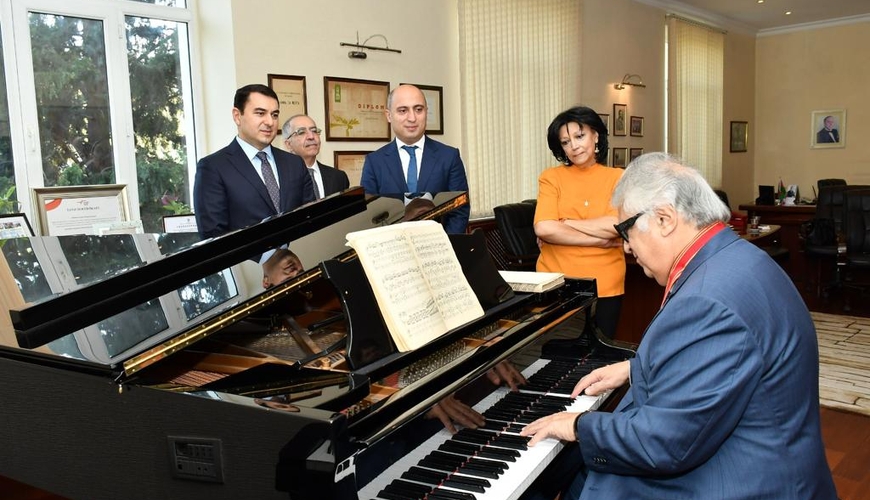 Mədəniyyət naziri Bakı Musiqi Akademiyasını ziyarət edib