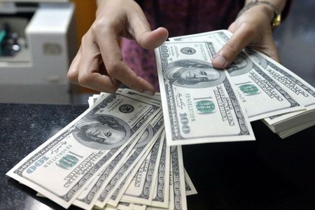 Dolların manata qarşı ucuzlaşması davam edir