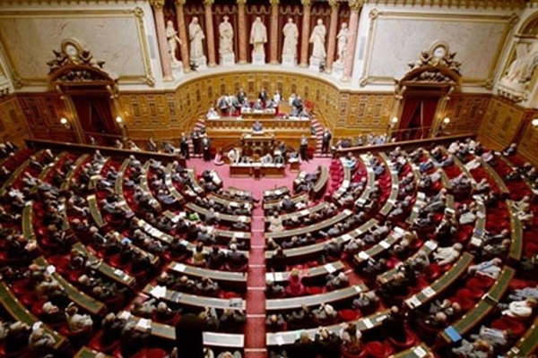 Fransa parlament üzvləri Fransua Ollandı Fələstin dövlətini tanımağa çağırıb