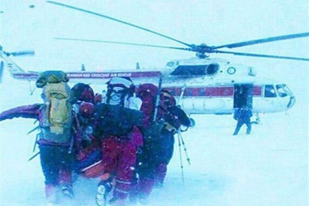 İranda qar uçqunu olub, 9 alpinist qar altında qalıb
