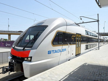 В Баку начинается частичное субсидирование пригородных пассажирских перевозок