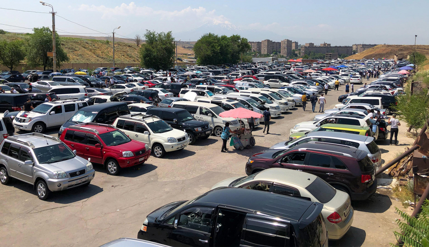 Азербайджан сократил импорт автомобилей из Грузии на 65%
