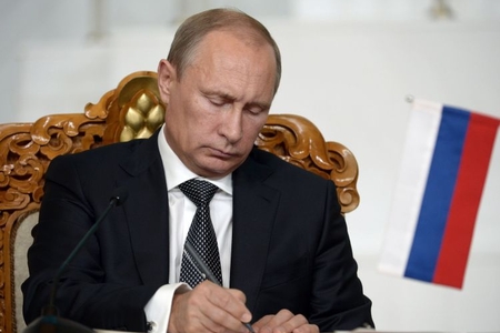 Putin Ermənistanla birgə hərbi birləşmələr haqqında sazişi ratifikasiya edib