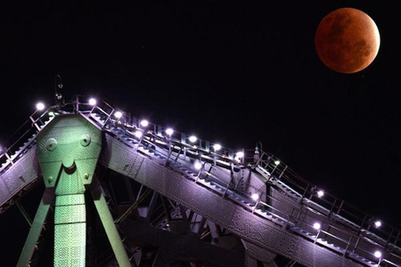 ISRO опубликовала видео, как луноход «Прагъян» вчера проехался по Луне