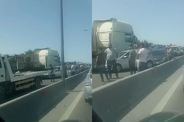 Bakı-Sumqayıt yolunda ağır qəza: Yük maşını iki avtomobillə toqquşdu - VİDEO