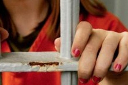 Azərbaycanda 28 yaşlı qız cinayət başında yaxalandı