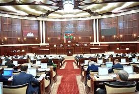 Parlament bələdiyyələrlə bağlı qanuna mühüm dəyişikliklər etdi