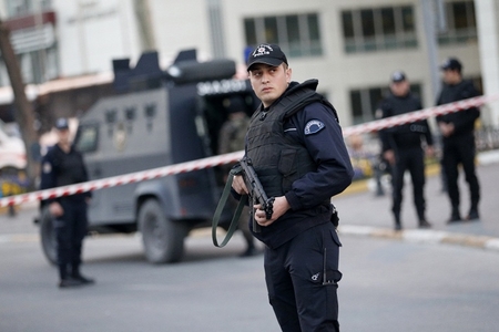 İstanbul səhəri antiterror əməliyyatı ilə açdı