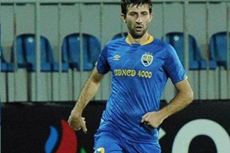 “Bəli, bizdə futbolçunu artıq çəkiyə görə cərimələyirlər”