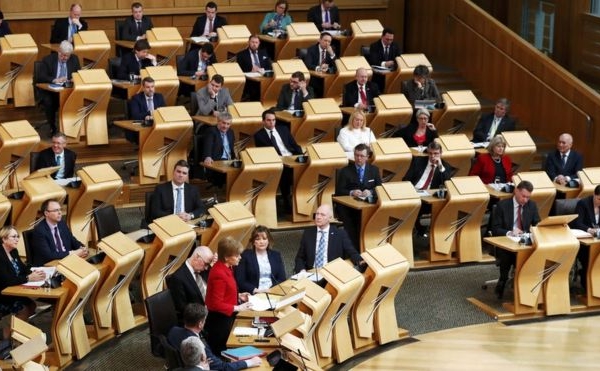 Şotlandiya parlamenti yeni müstəqillik referendumunu dəstəkləyib