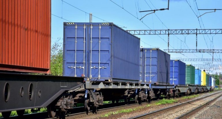 Ежемесячно планируется отправка из Казахстана в Азербайджан 10 контейнерных поездов