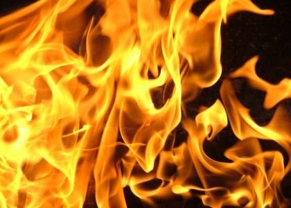 В Баку женщина сожгла себя, пытаясь «спасти» любимого