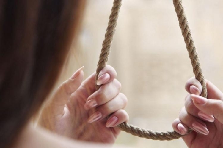 Дела сердечные: в Баку покончила с собой 16-летняя девушка