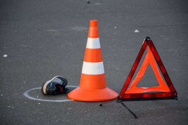 В Евлахском районе автомобиль насмерть сбил 21-летнего парня