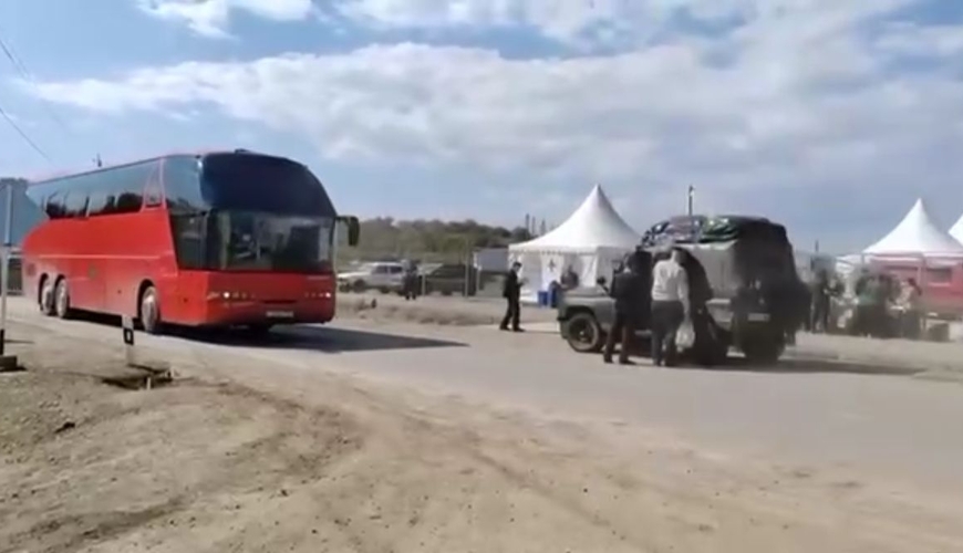 SON DƏQİQƏ! 40-a yaxın avtobus Xankəndiyə yola düşdü - VİDEO