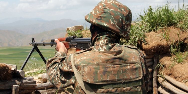 ВС Армении обстреляли позиции азербайджанских военных в лачинском направлении