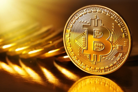 Bitkoinin məzənnəsi 7 min dollardan aşağı düşüb