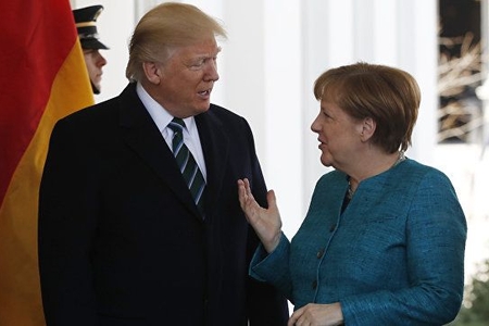 Tramp və Merkel arasında telefon danışığı olub