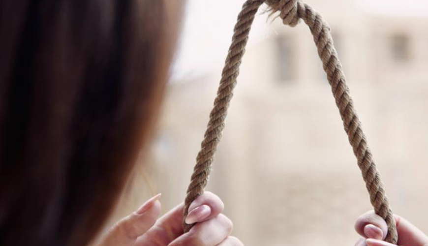 В Баку 26-летняя девушка совершила суицид