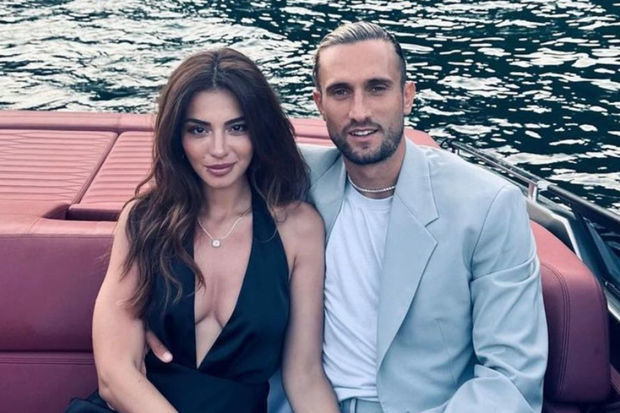 Футболист сборной Турции решил покинуть французский чемпионат из-за брака с актрисой - ФОТО