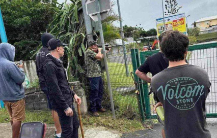 Yeni Kaledoniya sakinləri fransız qoşunlarına qarşı döyüşmək üçün silaha sarıldılar - FOTO