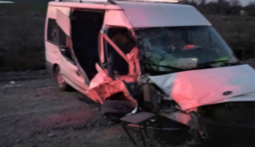В Азербайджане столкнулись два микроавтобуса, ранены 10 человек