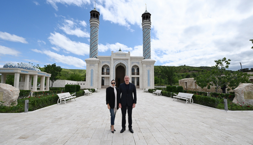 Алиевы приняли участие в открытии Зангиланской мечети - ФОТО