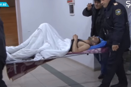 Atasını müdafiə etmək istəyən oğul bıçaqlandı – VİDEO