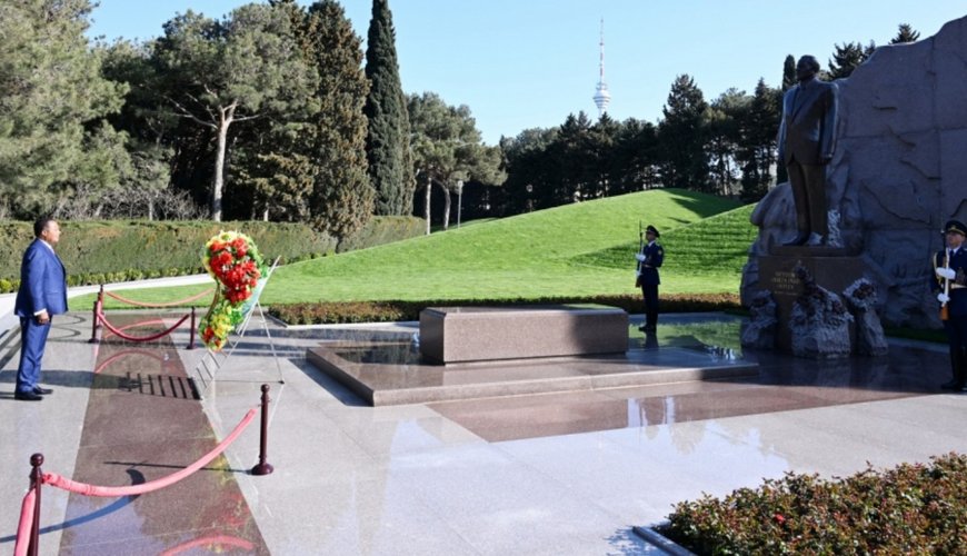 Президент Конго посетил могилы Гейдара и Зарифы Алиевых - ФОТО