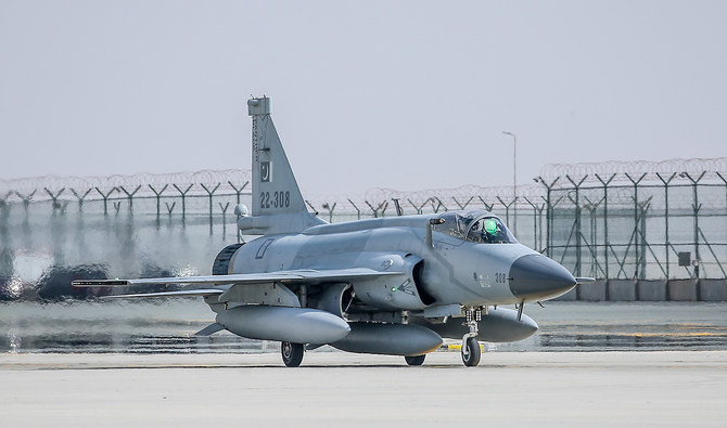 Пакистан поставит ВВС Ирака истребители JF-17 Thunder и учебные самолеты Super Mushshak