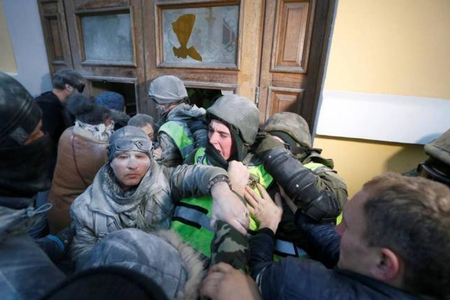 Kiyevdə baş verən toqquşmalarda Ukrayna milli qvardiyasının 60 əməkdaşı xəsarət alıb