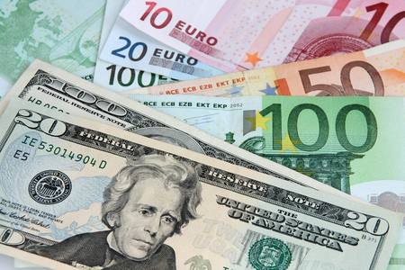 Azərbaycanda dollarla valyuta əməliyyatlarının dəyəri artıb, avro ilə azalıb
