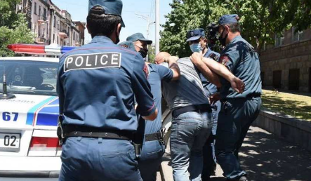 SON DƏQİQƏ! Revanşistlərlə erməni polisi üz-üzə: bu yol bağlandı