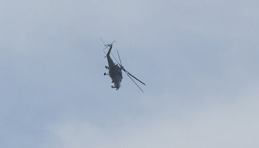 Hərbi helikopter qəzaya DÜŞDÜ: Ölkənin baş komandanı ÖLDÜ