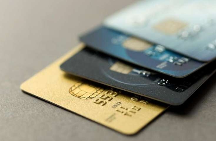 Bankların yeni işbazlığı: “Məcburi kredit kartı verilir” -VİDEO