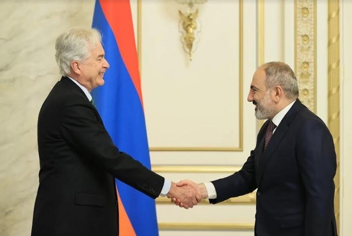 ABD gizli servisinin Erivan'a gizemli ziyareti - Burns neden Bakü'ye gelmedi?