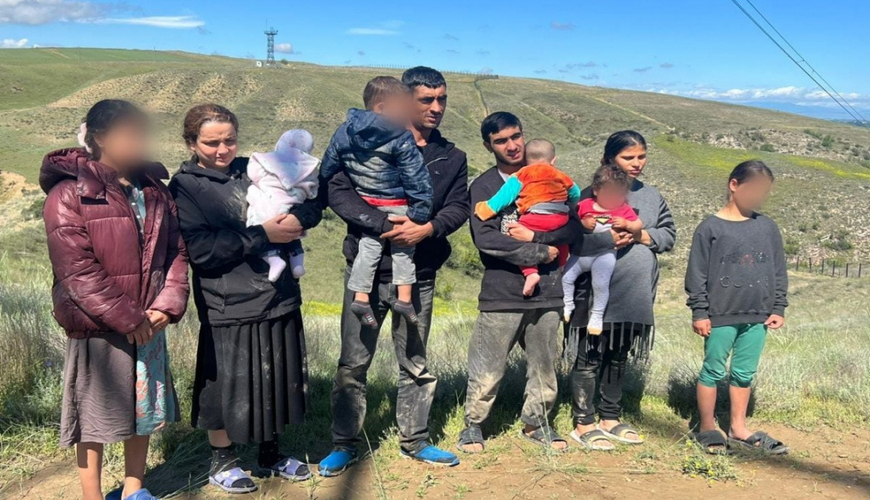 Азербайджанцы с детьми пытались нелегально попасть в страну