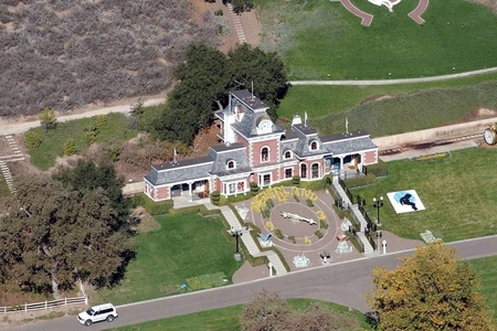 Maykl Ceksonun “Neverland” rançosu 31 milyon dollara satışa çıxarılıb